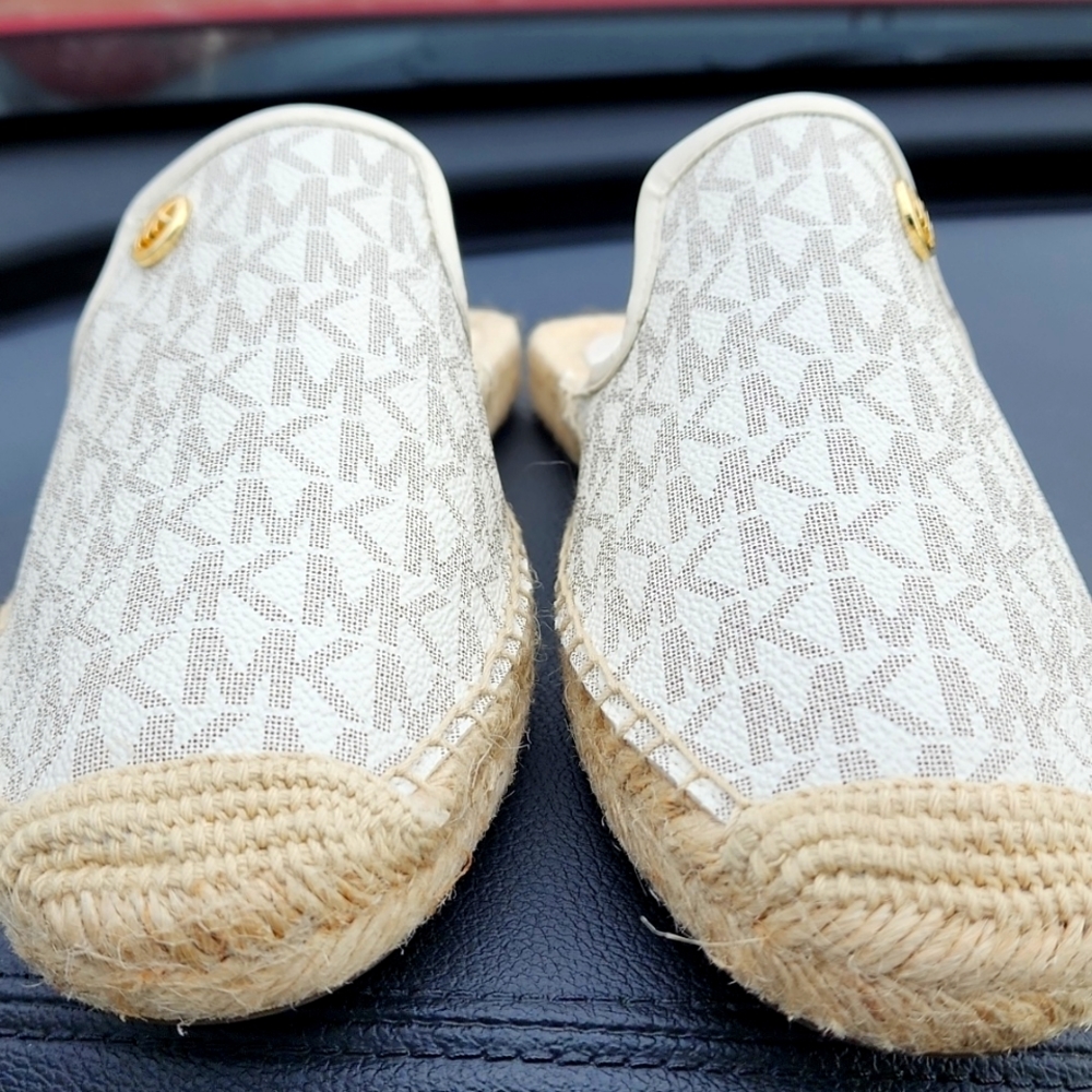MK MULES NWT